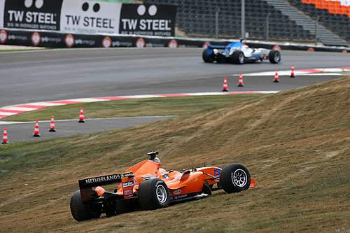 Robert Doornbos pech in hoofdrace